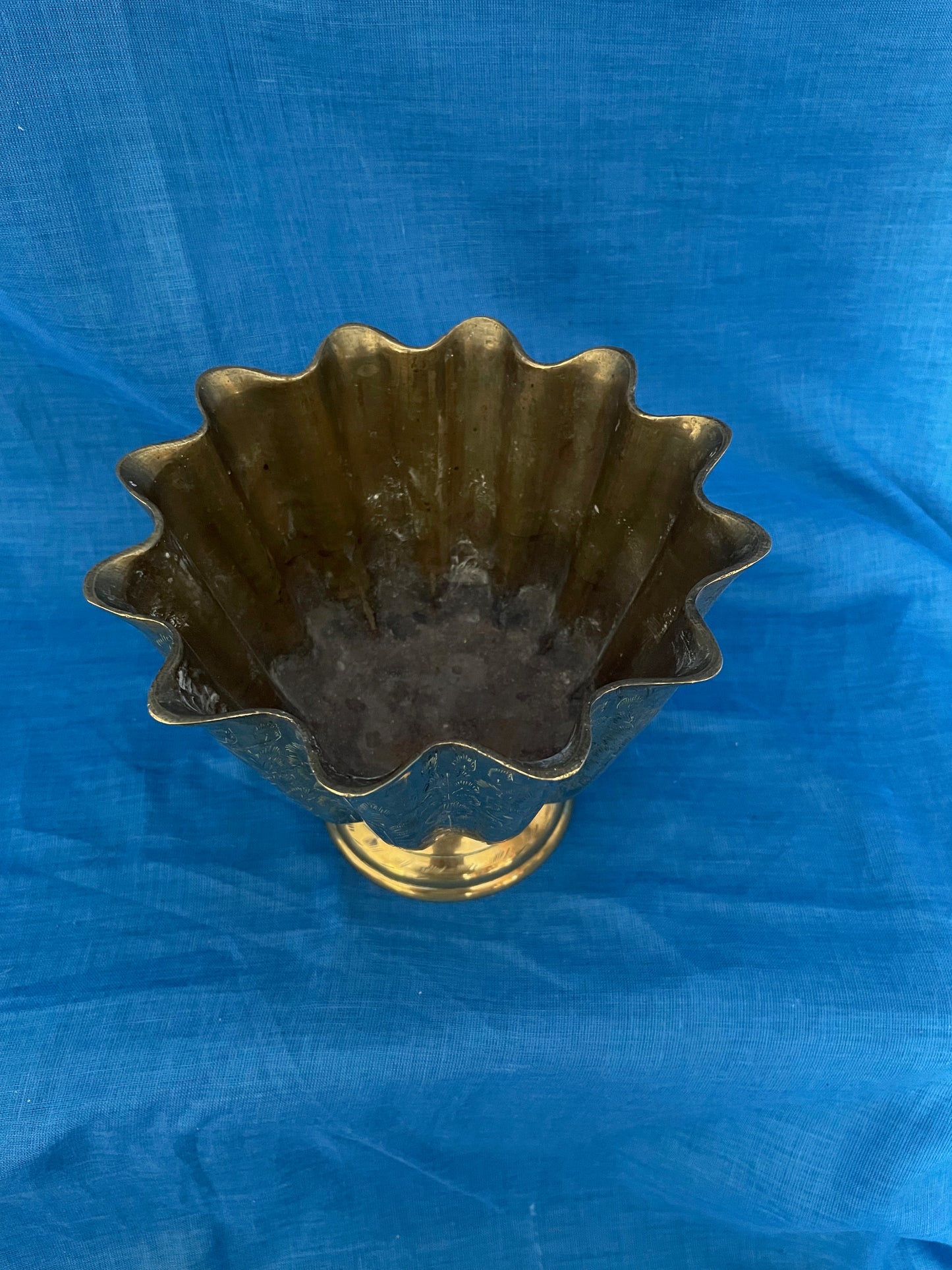 Gedecoreerde messing kom