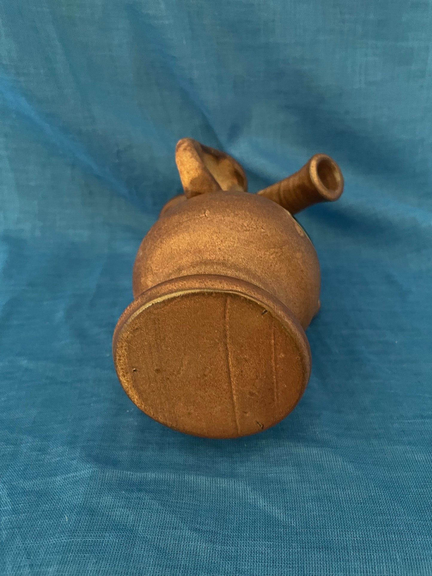 Beeldje van aardewerk olifant