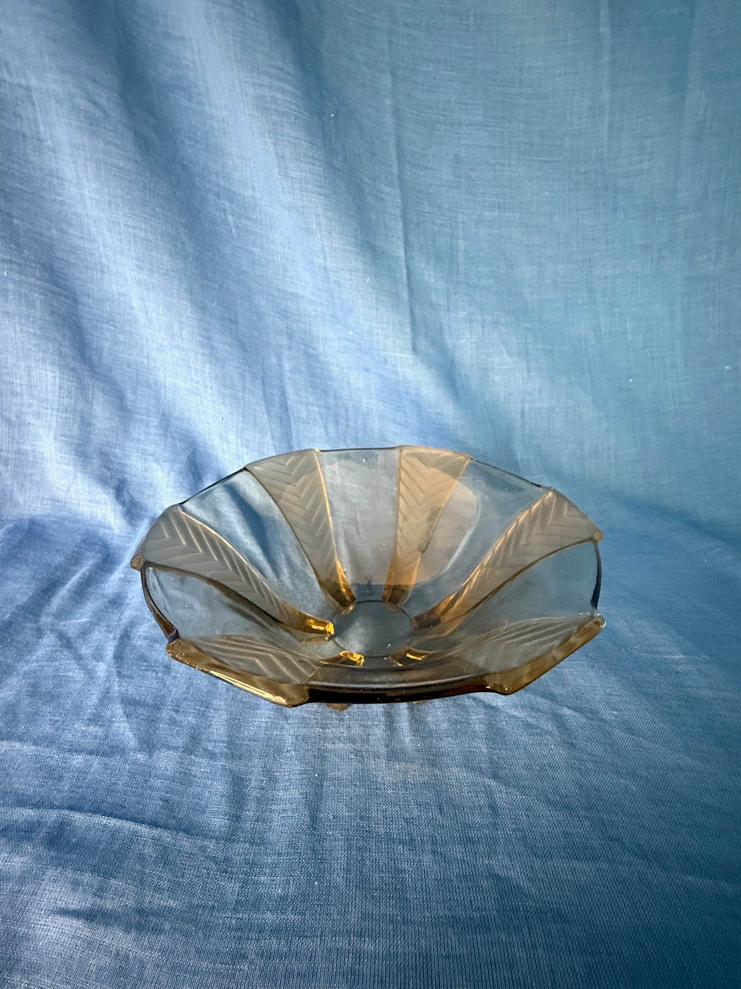 Glazen schaal gerookt glas Art Deco