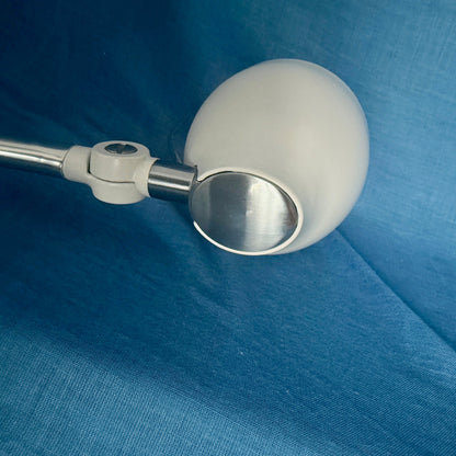 Iconisch gebruik van aluminium en poedercoating.