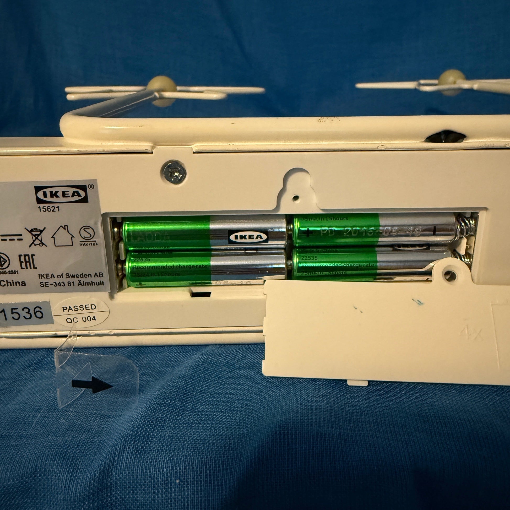 Ook zonder adapter te gebruiken met 4x batterijen.