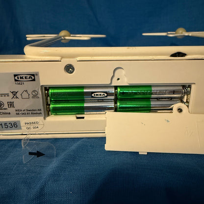 Ook zonder adapter te gebruiken met 4x batterijen.