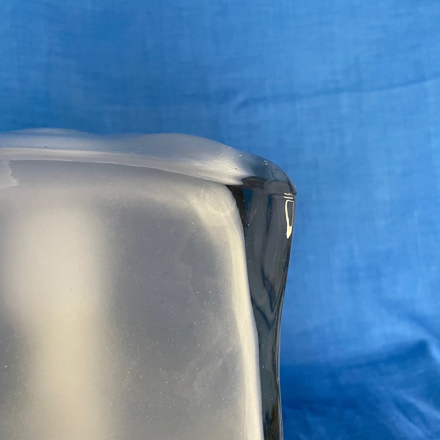 Mooie glasstructuur van IKEA design lamp.