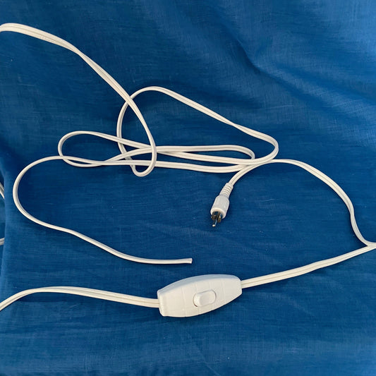 Ruim snoer voor een vintage Ikea lamp en handig me de schakelaar die erbij zit.