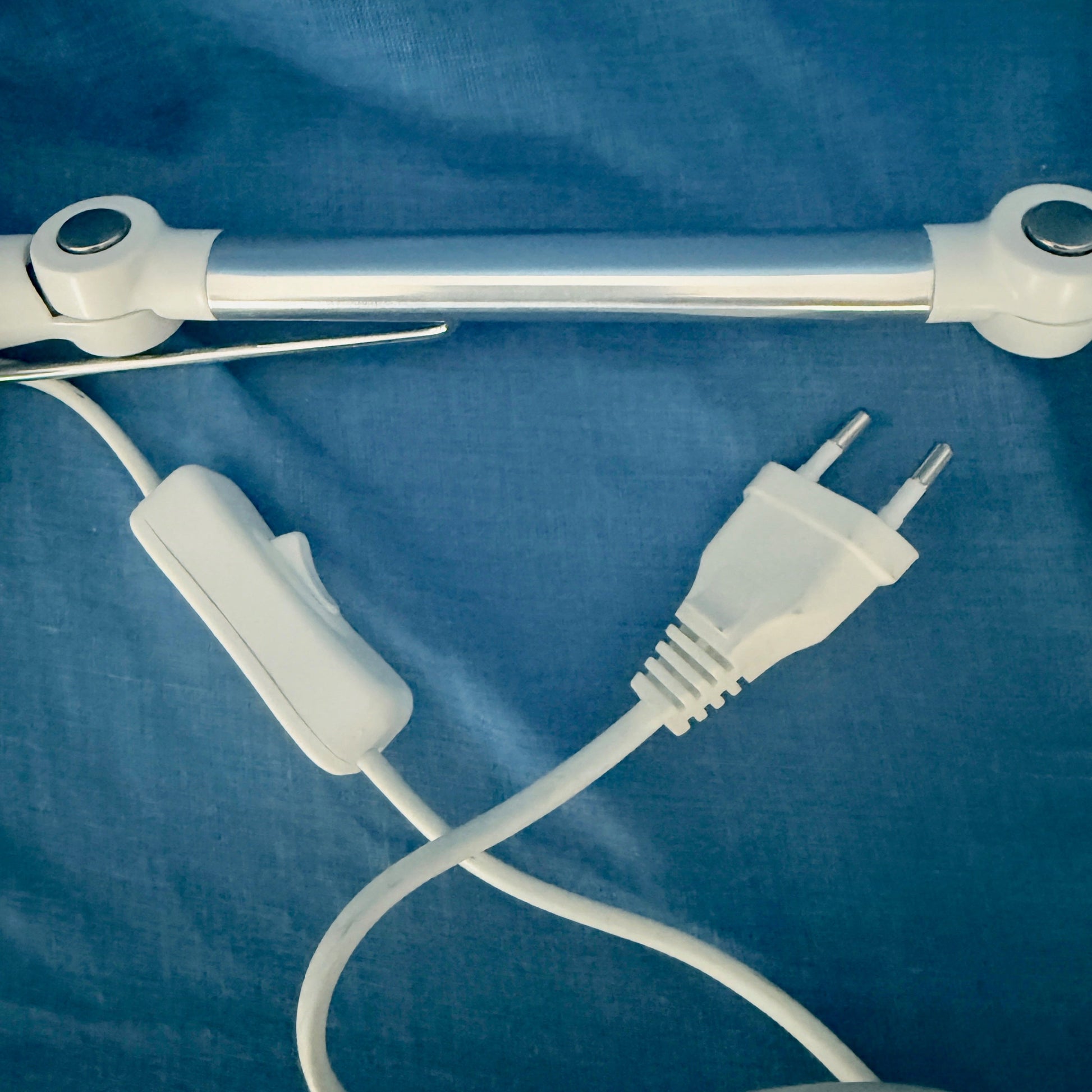 Deze wandlamp springt gelijk in het oog in uw interieur.