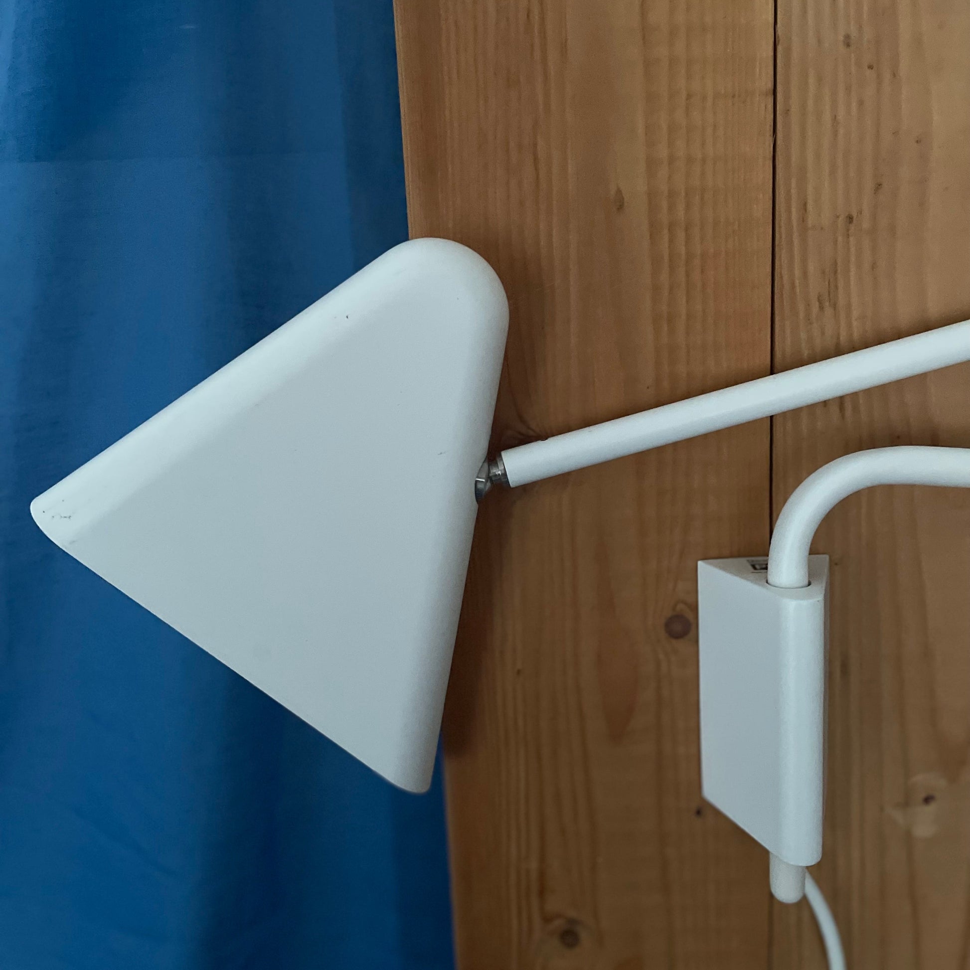 Zowel het ontwerp en de verlichting zijn strak.