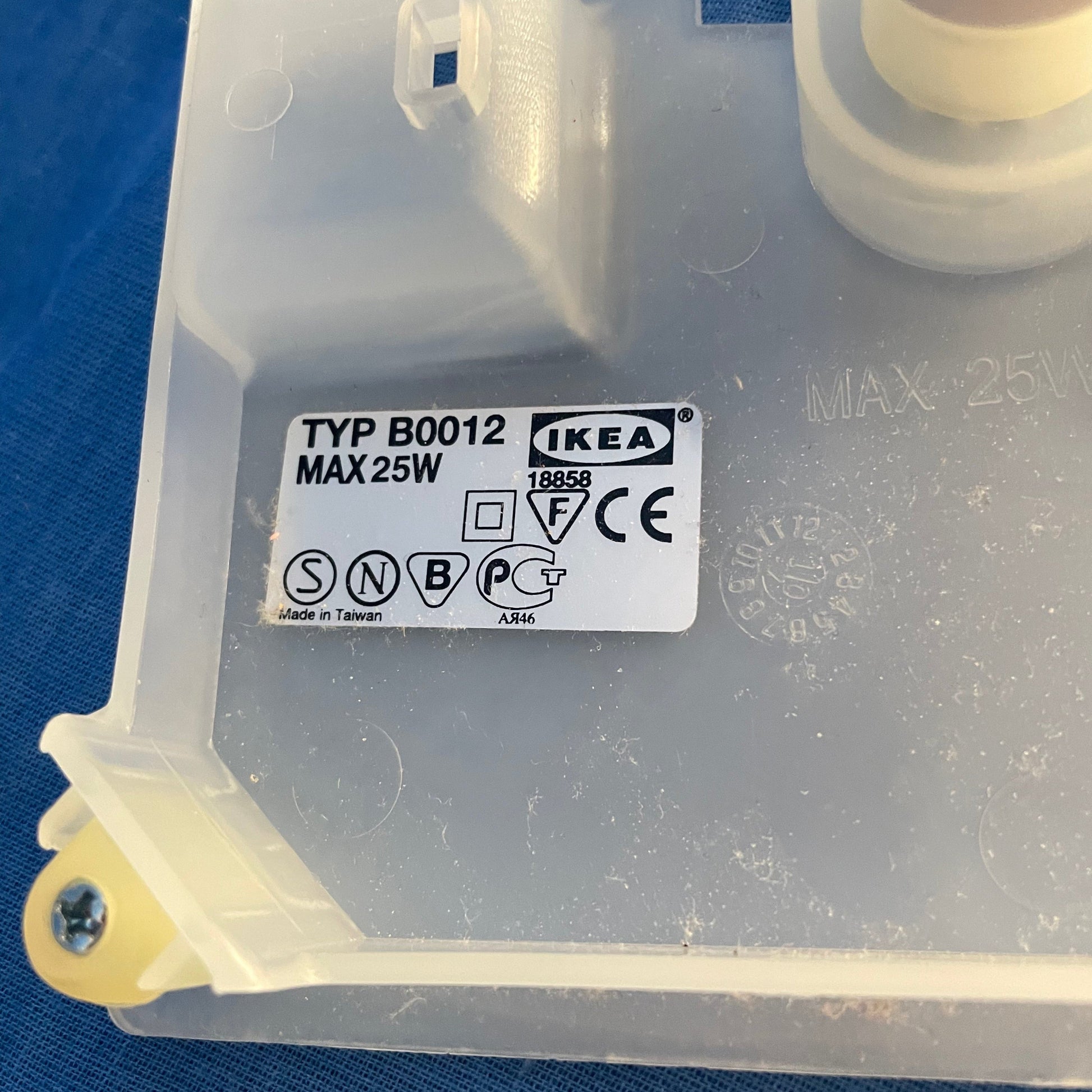 Sfeervolle IKEA lamp van frosted glas